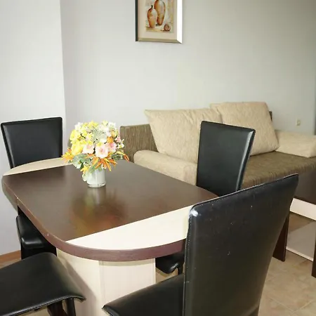 Dom-el Real In Sea View Complex Daire